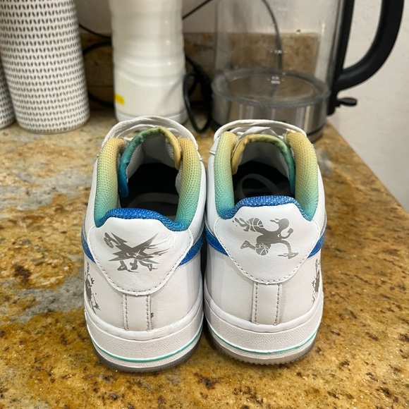 Nike Air Foce 1 size 5.5 - Picture 4 of 9